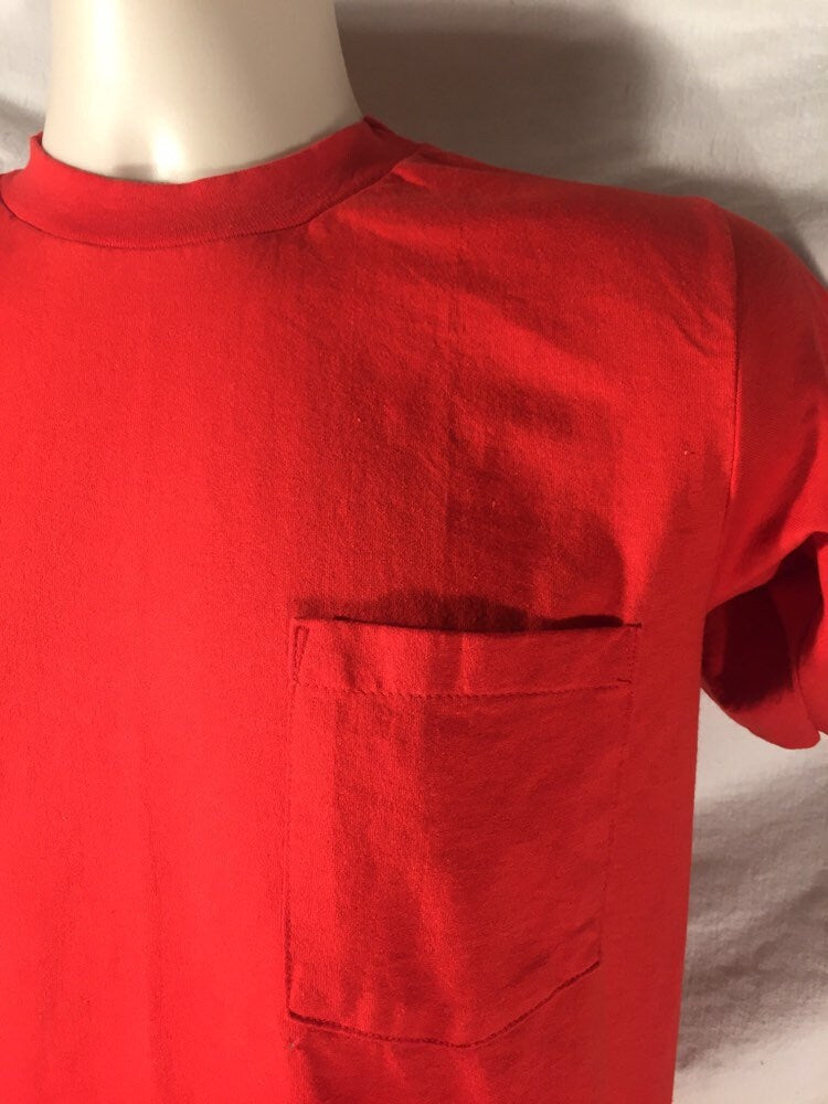 Vintage 80s // Small Red Pocket T Blank // Hanes Fifty-Fifty T-Shirt // Single Stitch // 50/50 // Made in USA // Deadstock // 26x16