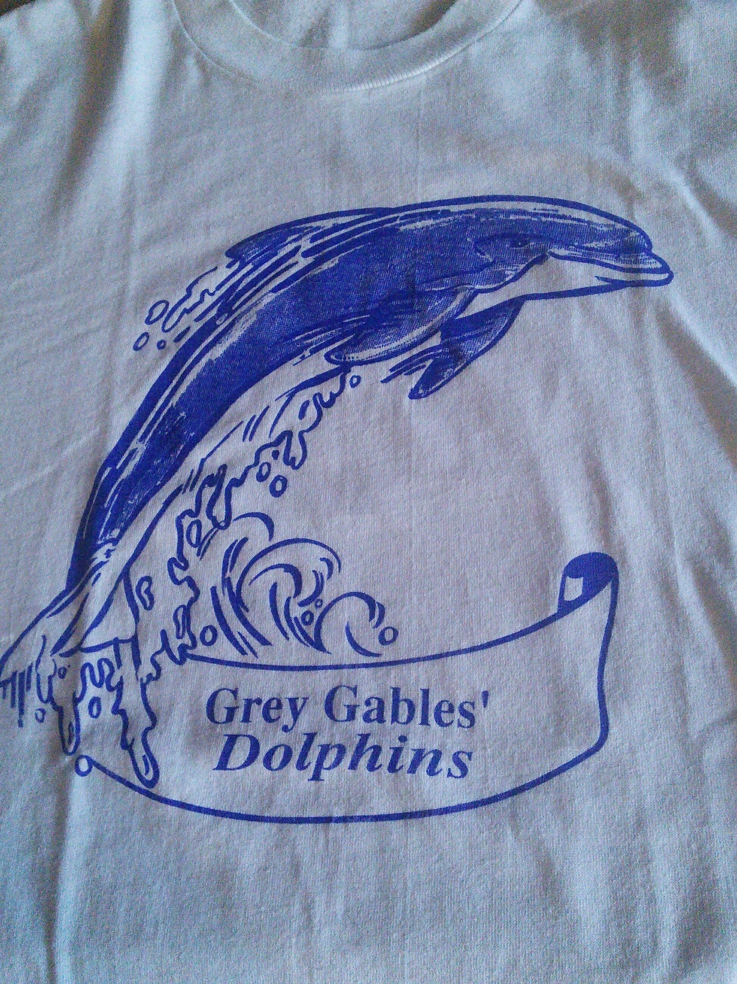 Vintage 90s XL Screen Stars Best T-Shirt // Grey Gables’ Dolphins // White 50/50 // Made in Canada
