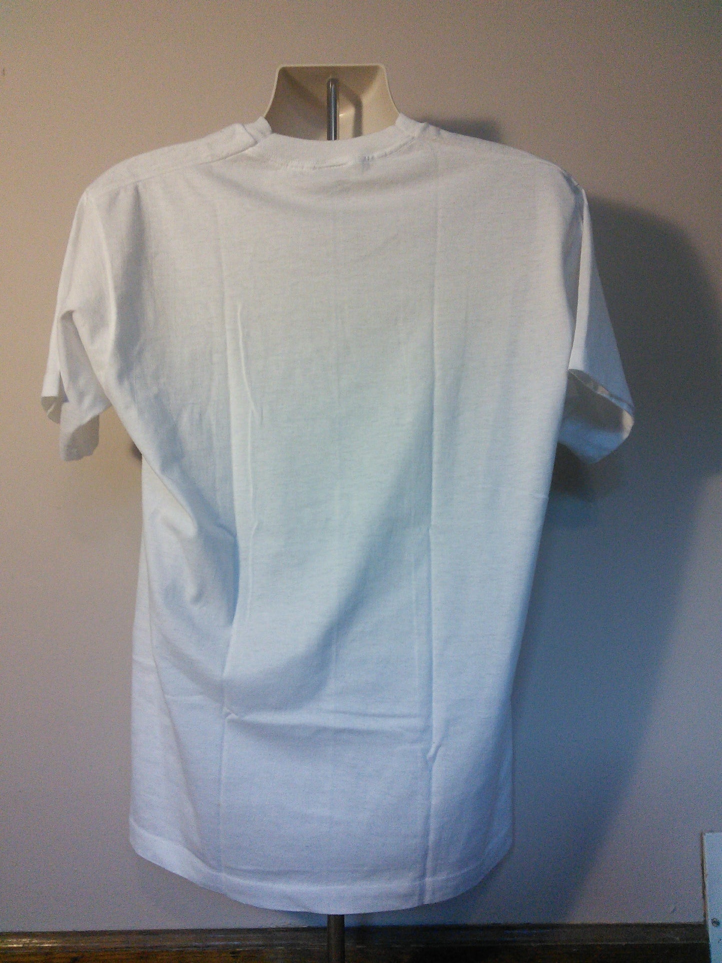 Vintage 90s XL Screen Stars Best T-Shirt // Grey Gables’ Dolphins // White 50/50 // Made in Canada