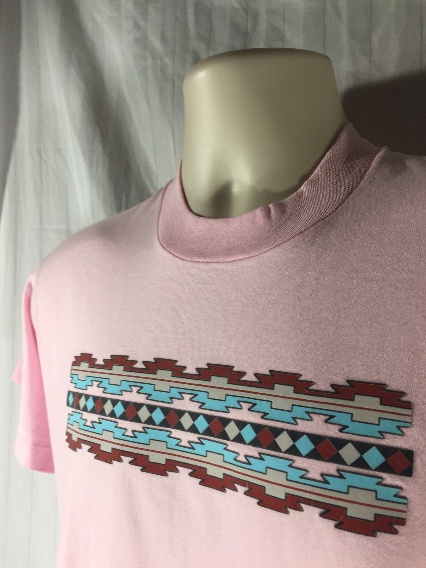 Vintage 90s // Native American Pattern Southwest // Pink // Fruit of the Loom Medium T-Shirt // USA // 50/50