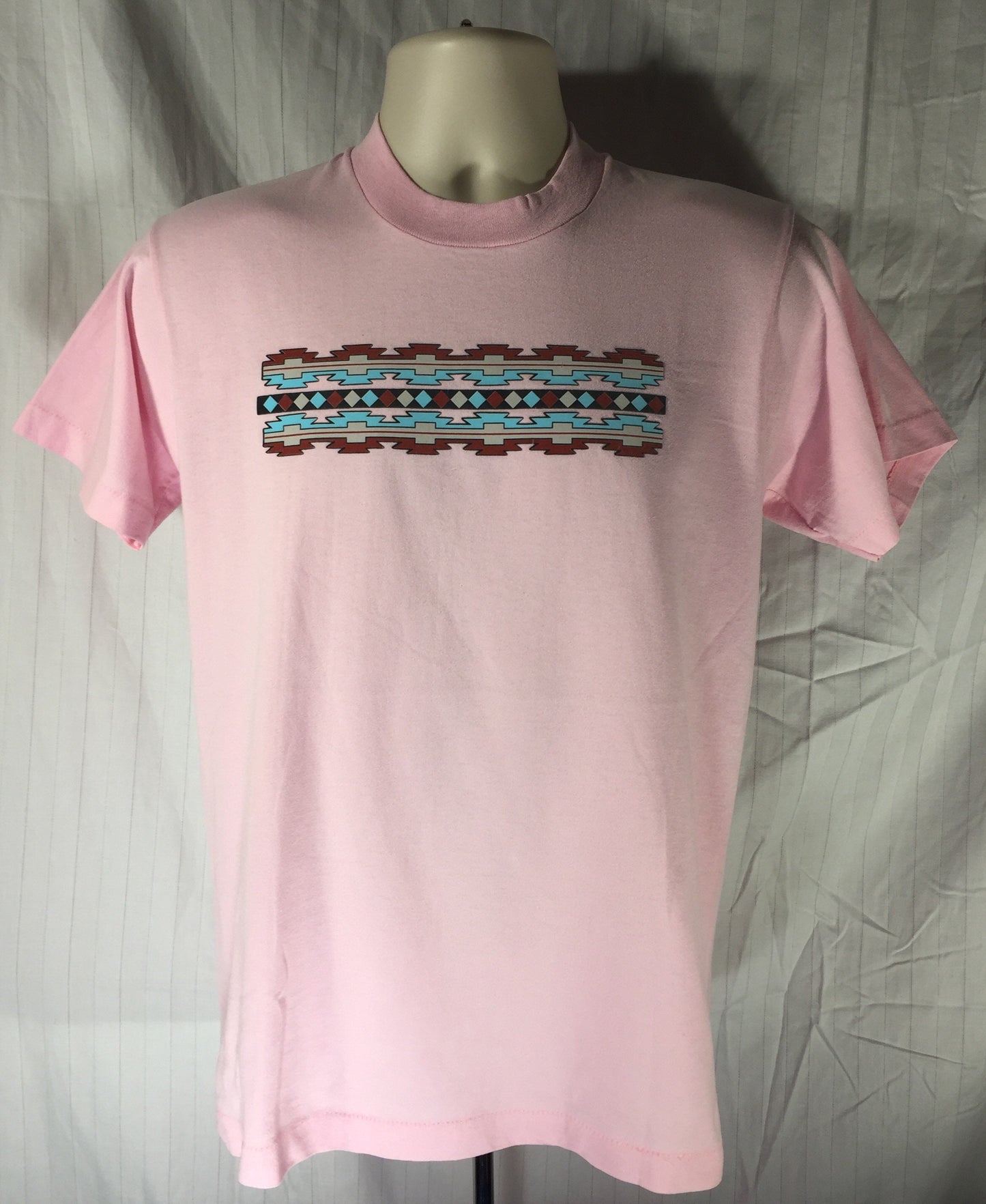 Vintage 90s // Native American Pattern Southwest // Pink // Fruit of the Loom Medium T-Shirt // USA // 50/50