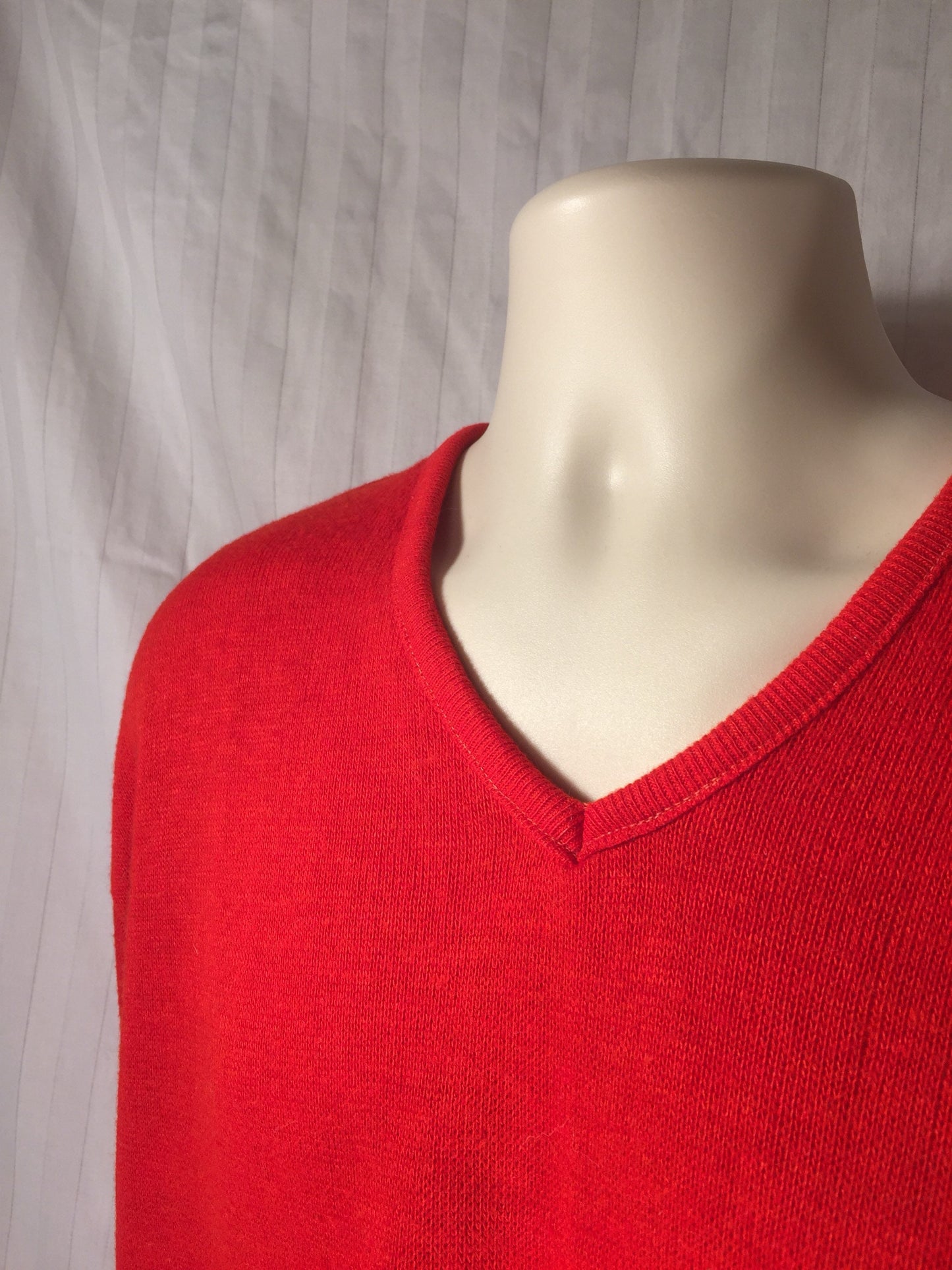 Vintage 60s CRESLAN and RAYON Red XL V-neck Sweater