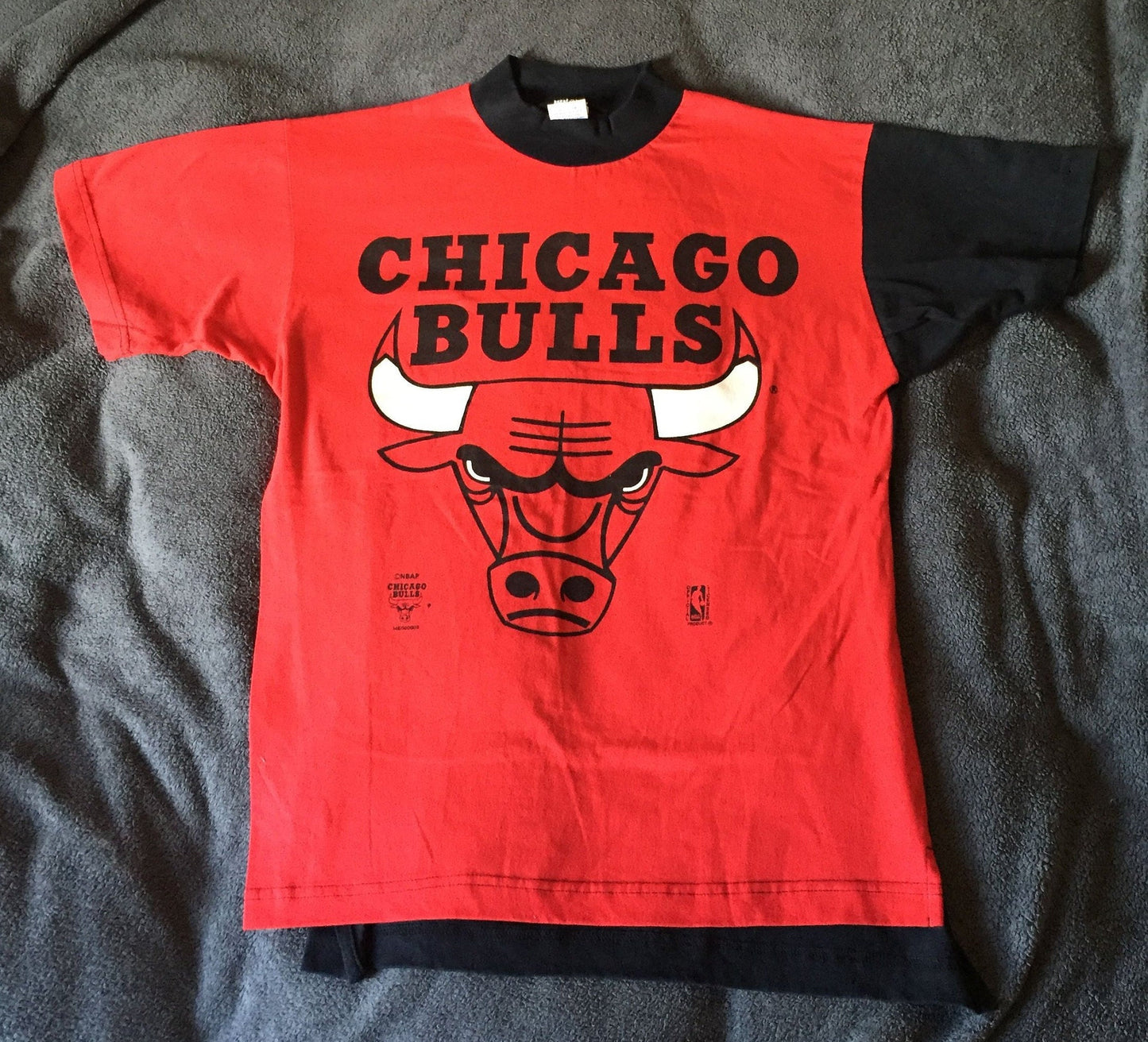 Vintage 90s Chicago Bulls Tru-Fan T-Shirt // Medium // 100 Cotton // Made in USA // Jordan Pippen // NBA