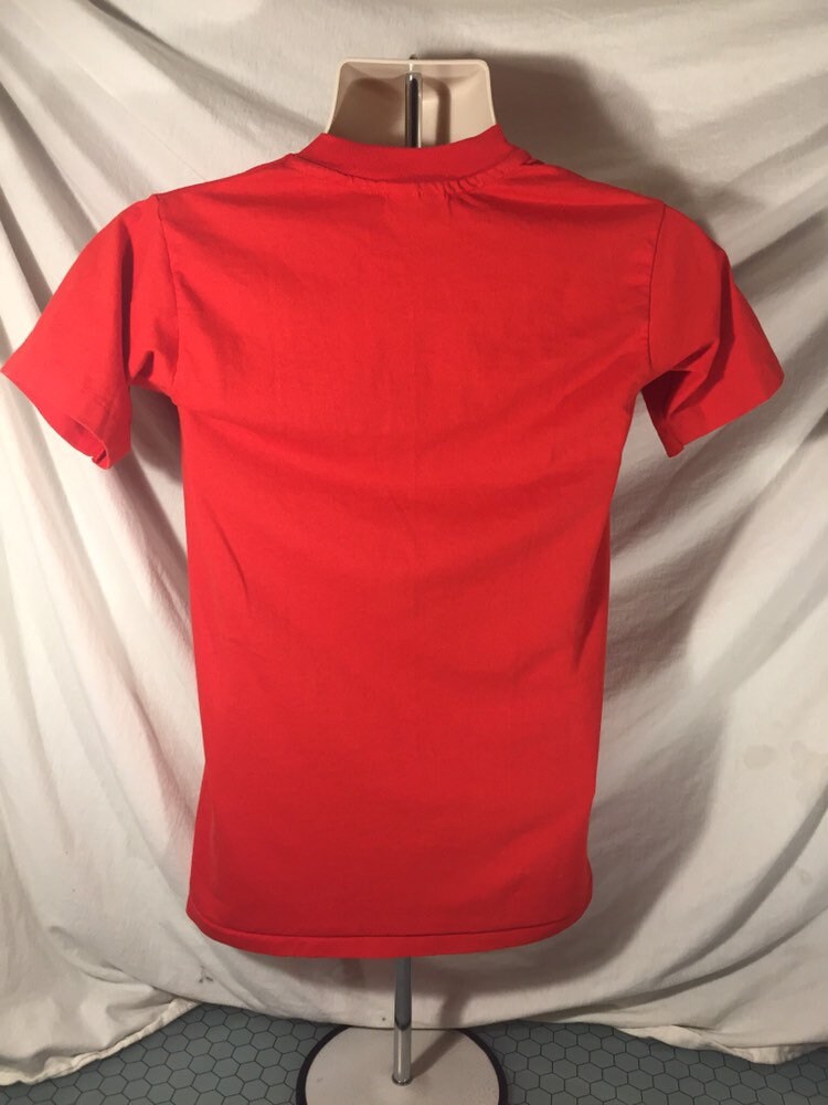 Vintage 80s // Small Red Pocket T Blank // Hanes Fifty-Fifty T-Shirt // Single Stitch // 50/50 // Made in USA // Deadstock // 26x16