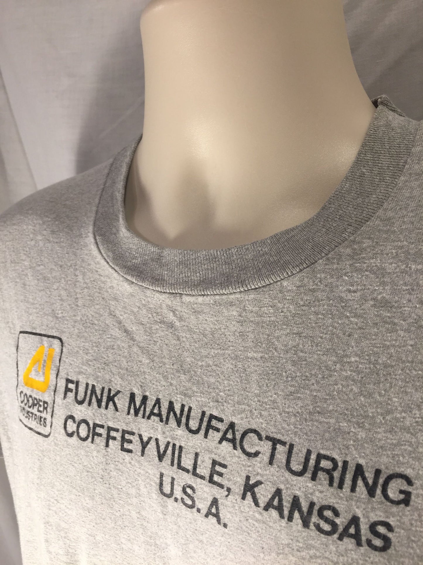 Vintage 80s Screen Stars Large T-shirt // Funk Manufacturing Coffeeville Kansas // Single Stitch // 50/50 // Made in USA // Gray Heather