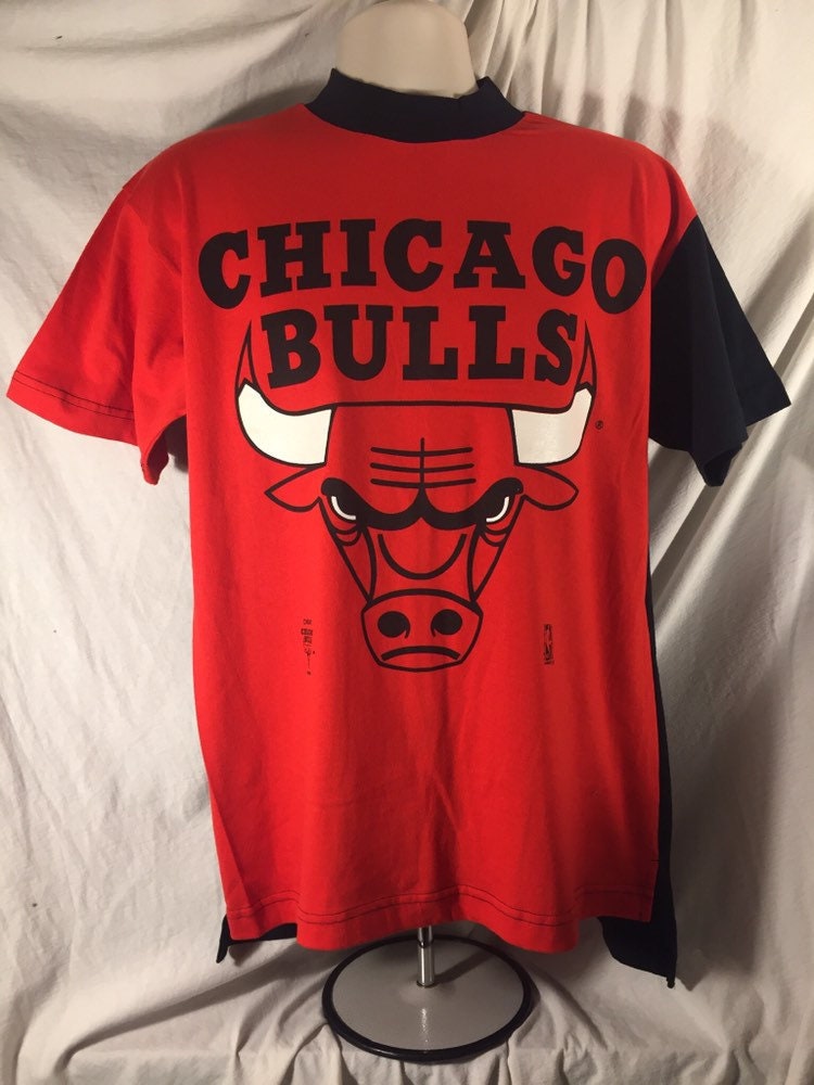 Vintage 90s Chicago Bulls Tru-Fan T-Shirt // Medium // 100 Cotton // Made in USA // Jordan Pippen // NBA