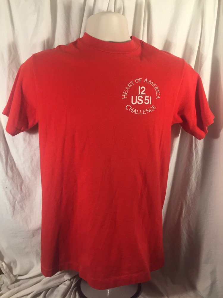 Vintage 80s // Hanes Medium Beefy-T // 100 Cotton // Heart of America Challenge Sailing T-shirt // Single-stitch // Made in USA // Red