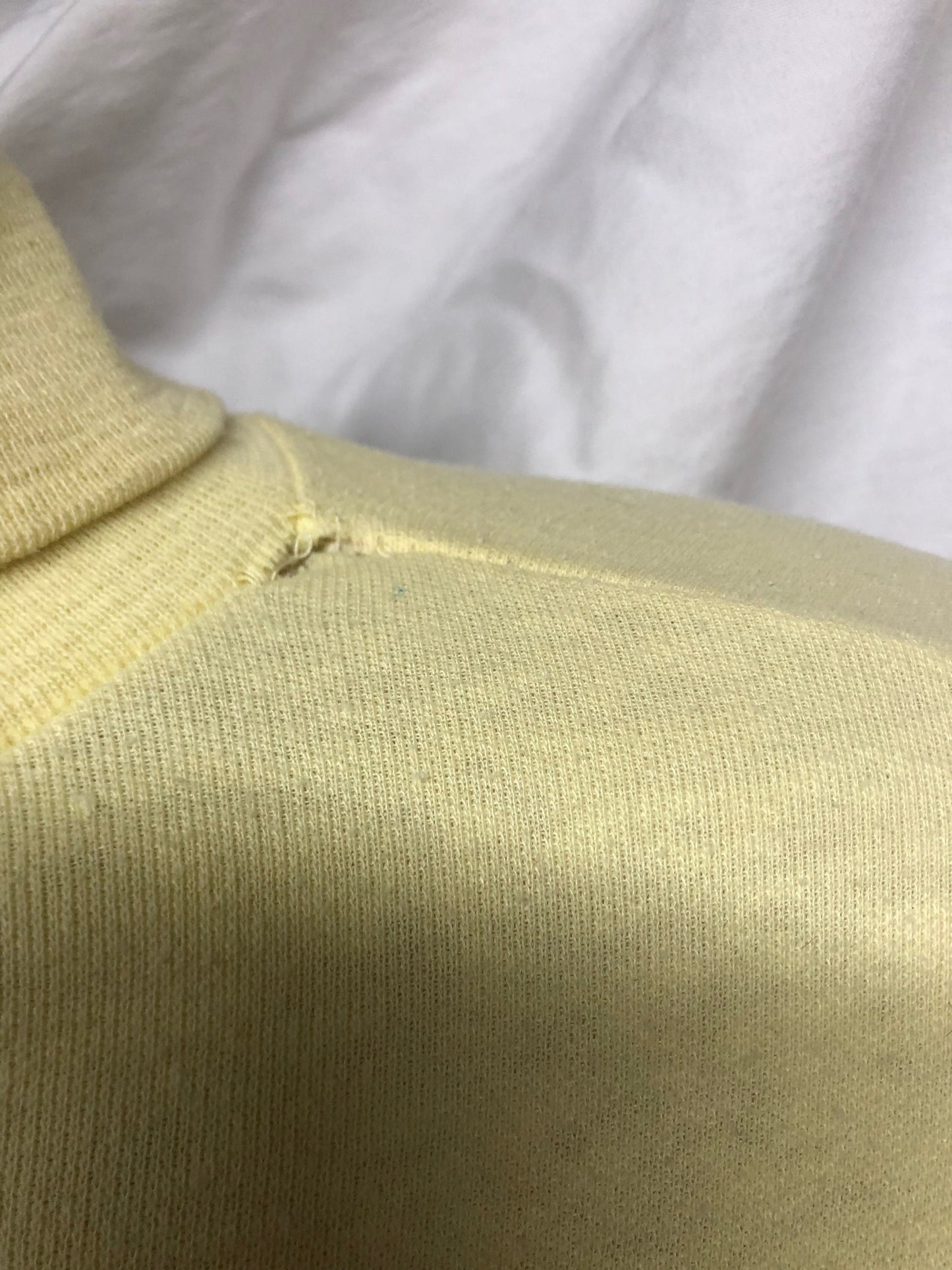 Vintage 70s Medallion Yellow Ski Turtleneck USA Long Sleeve 50/50